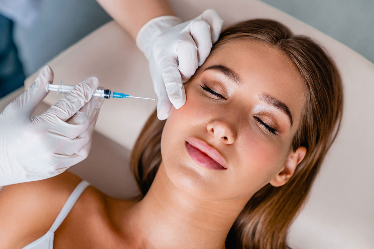 woman during dermal fillers in glendale